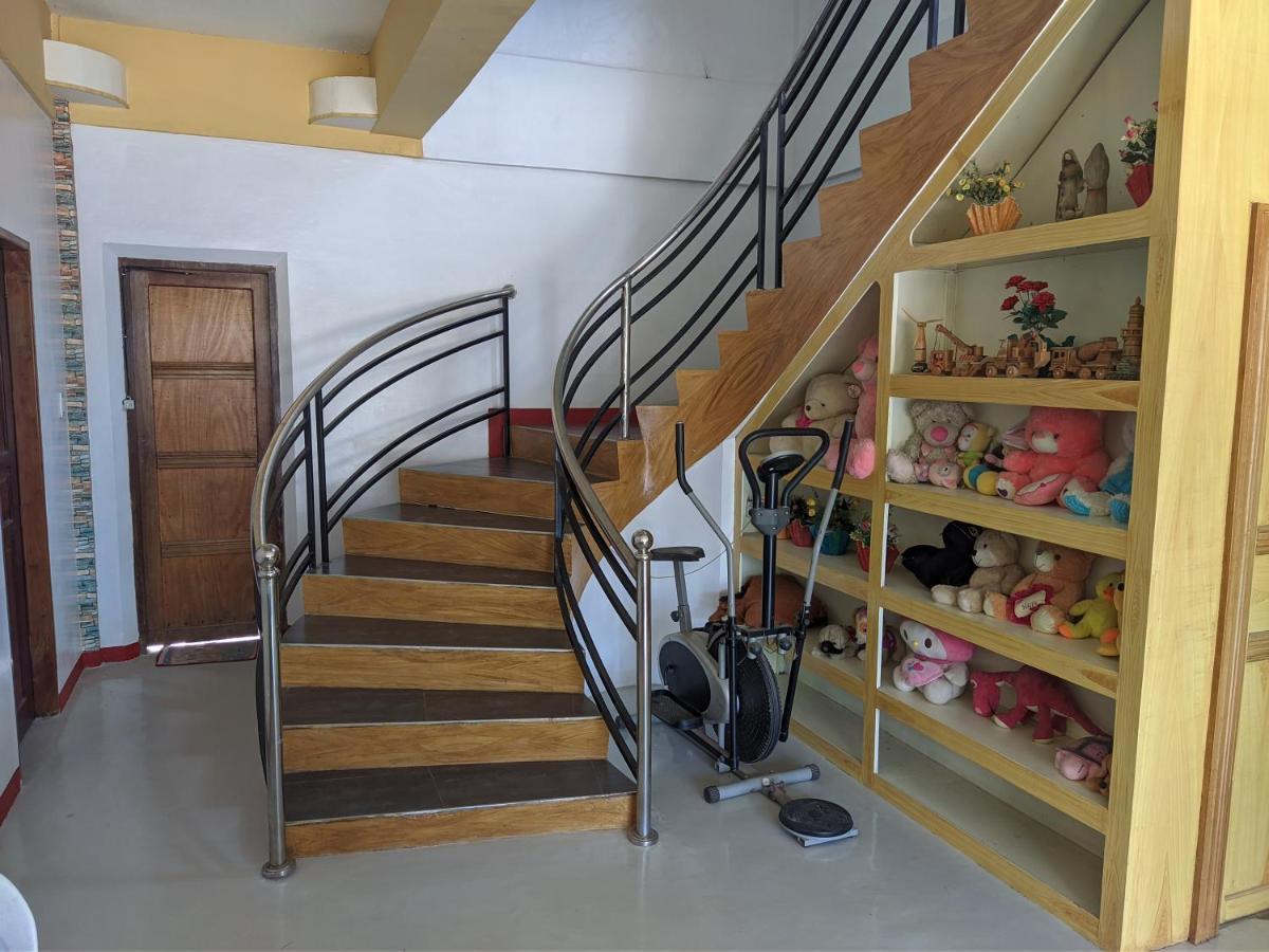 La Casa Milagrosa Hotel Coron Bagian luar foto